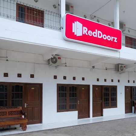 Reddoorz Near Plaza Ambarrukmo Yogyakarta Hotell Maguwo Exteriör bild