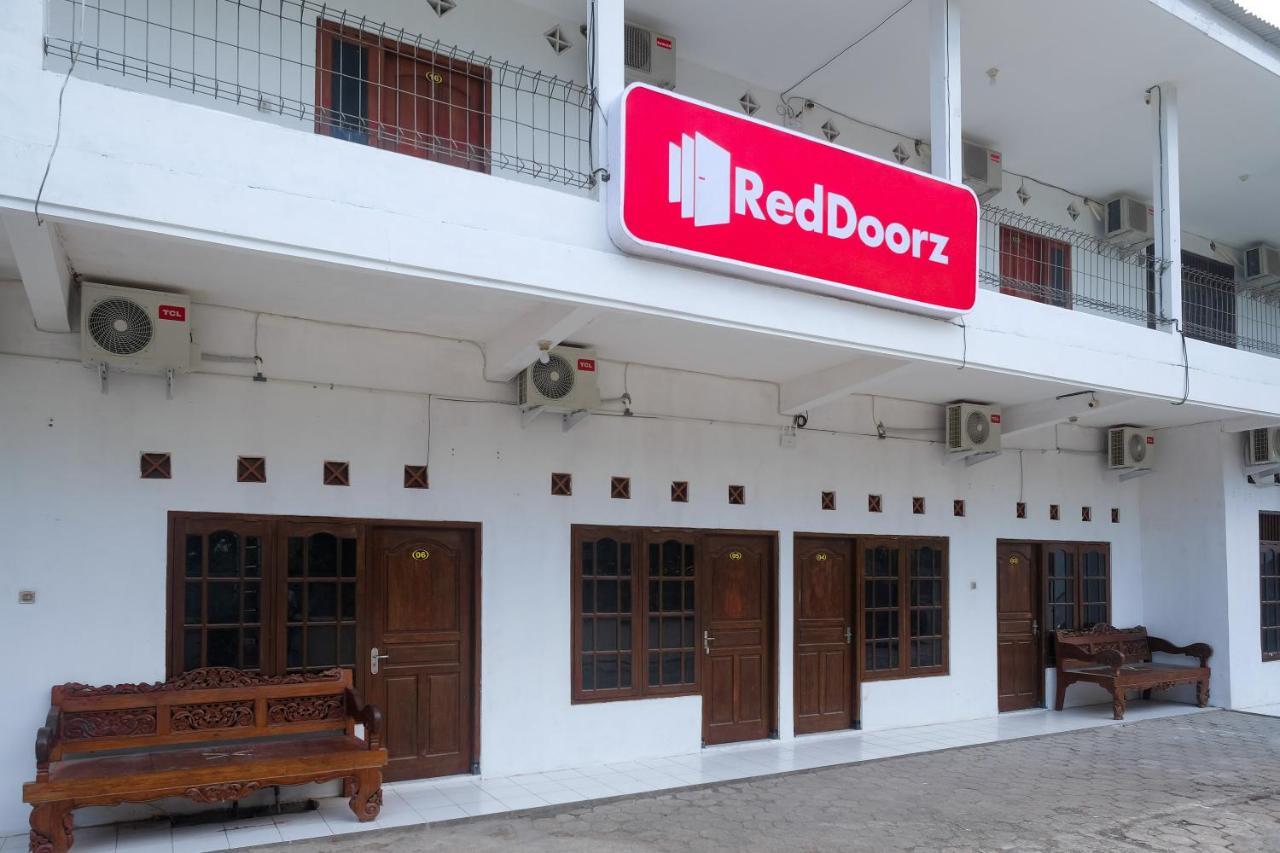 Reddoorz Near Plaza Ambarrukmo Yogyakarta Hotell Maguwo Exteriör bild