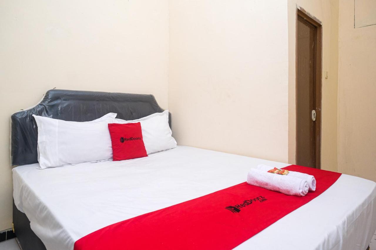Reddoorz Near Plaza Ambarrukmo Yogyakarta Hotell Maguwo Exteriör bild