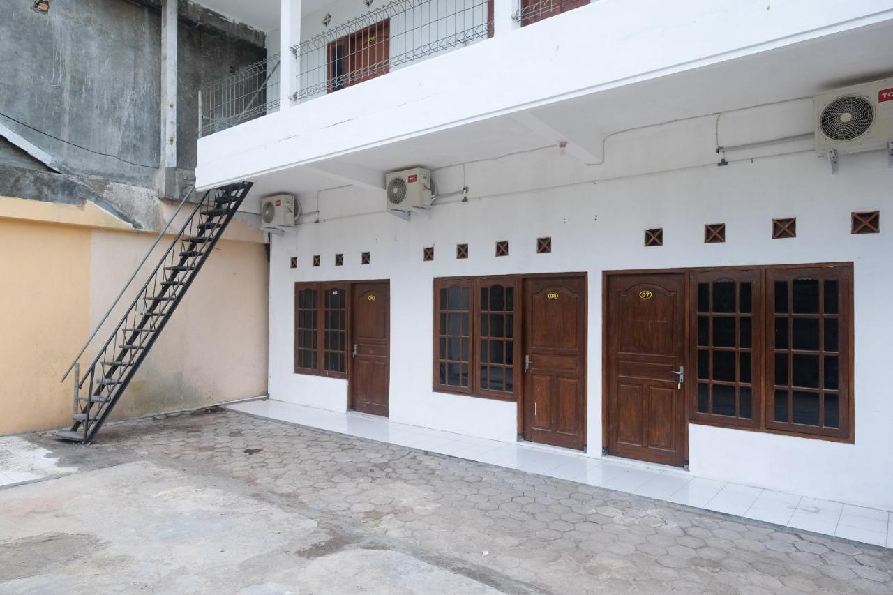 Reddoorz Near Plaza Ambarrukmo Yogyakarta Hotell Maguwo Exteriör bild