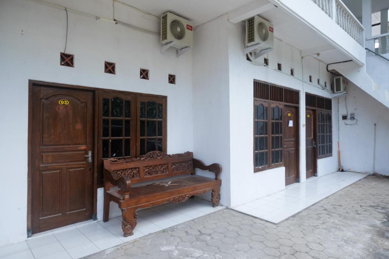 Reddoorz Near Plaza Ambarrukmo Yogyakarta Hotell Maguwo Exteriör bild